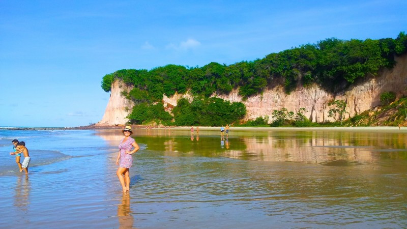 Melhores praias RN nordeste praia de Pipa Baia dos Golfinhos Giz turismo dicas viagem passeios praia mais bonita do Brasil Madeiro