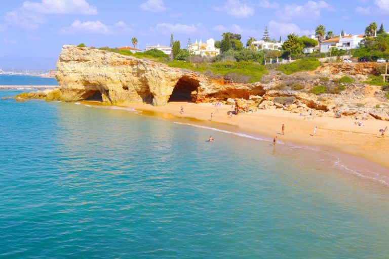 O que fazer em Ferragudo roteiro turístico, locais a visitar, onde dormir